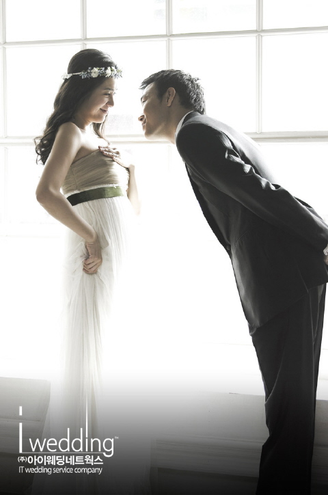 김진표-윤주련, 이적 사회 속 웨딩마치..."우리 결혼했어요"