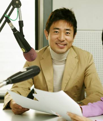 김범수 전 아나, 11세 연상 아내와 끝내 '파경'...지난해 협의이혼