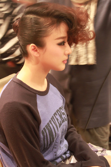 이청아, 파격헤어로 `시선집중`                                                                                                                                                                     