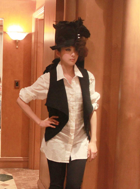 이청아, `시크한 포즈`                                                                                                                                                                             