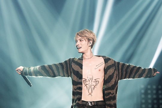 김재중, 생일기념 아시아투어 피날레…상반신엔 문신과 타투