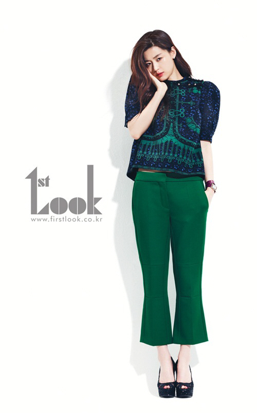 전지현 `이렇게 예쁜 도둑 보셨나요?`                                                                                                                                                               