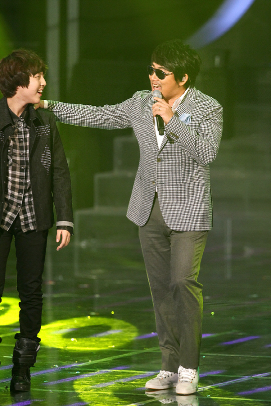 유승우 바라보는 이승철 ''아빠 미소''                                                                                                                                          