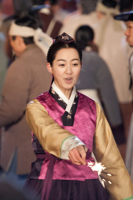 이요원, 천진난만 즐거운 표정                                                                                                                                                                      