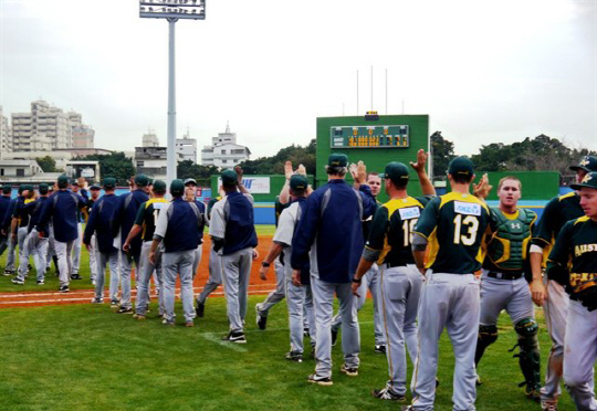 WBC 호주 야구, 팀 배팅에 주의하라