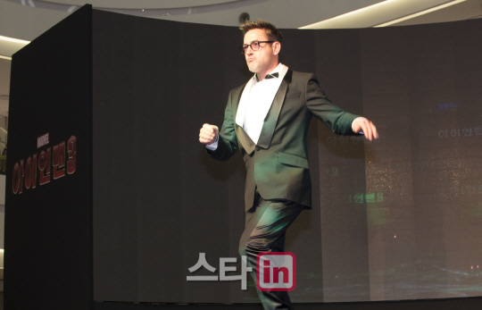 춤추는 로버트 다우니Jr                                                                                                                                                                            