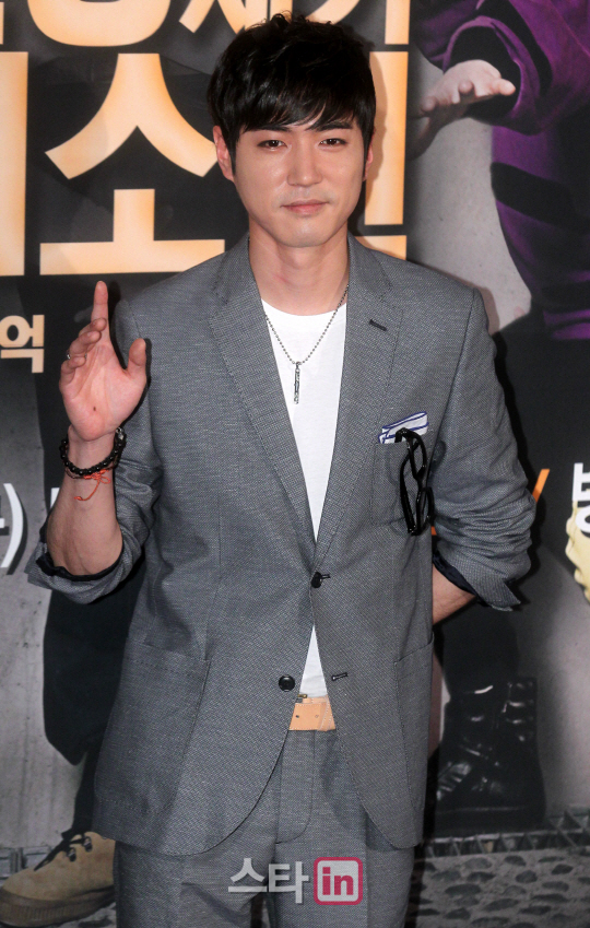 데니안 `차분한 포즈의 원조 아이돌`                                                                                                                                                                