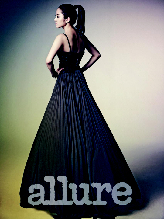 전혜빈, 고혹적인 뒤태 라인                                                                                                                                                                        