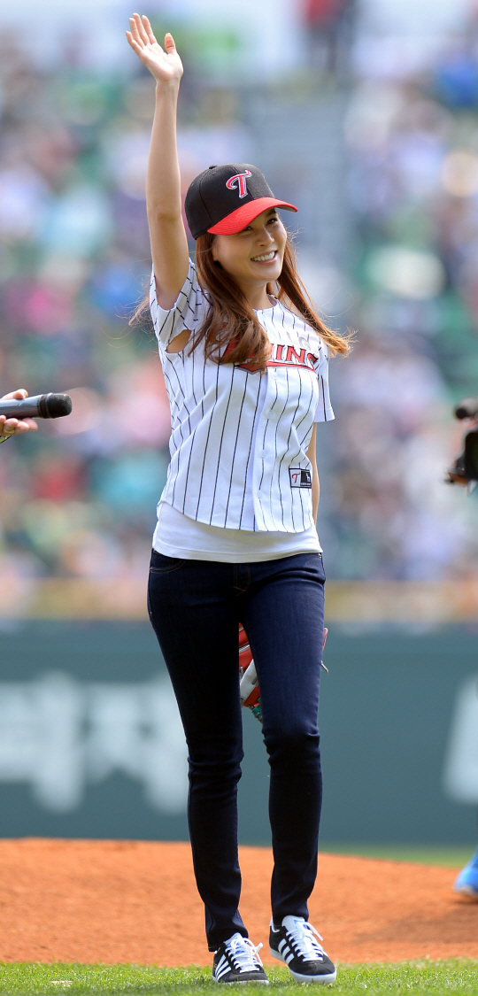  아이비, ''시구하러 왔어요!''                                                                                                                                                 