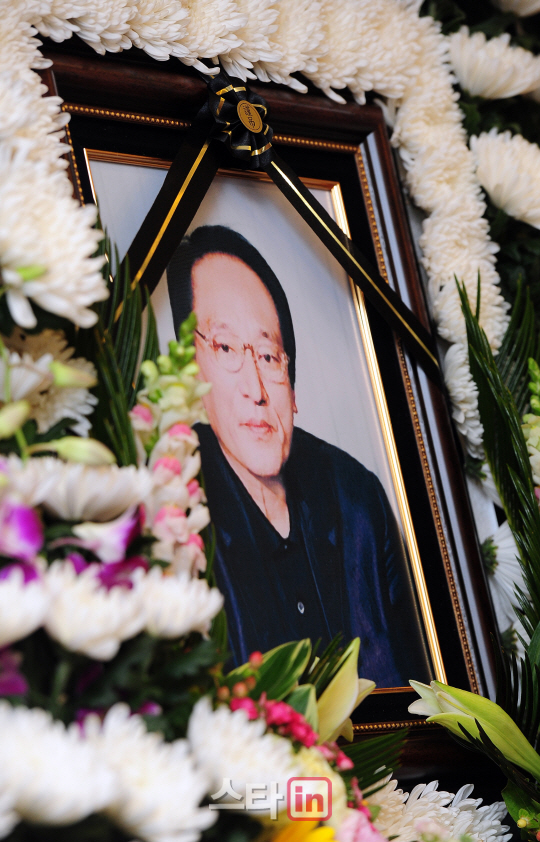 ''전설의 DJ'' 故 이종환 향한 애도물결                                                                                                                                         