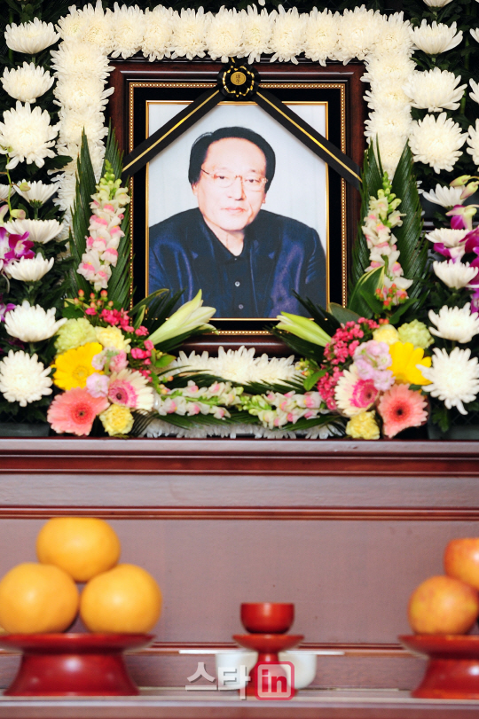 ''전설의 DJ'' 故 이종환 폐암으로 별세                                                                                                                                         