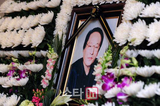 ''전설의 DJ'' 故 이종환 폐암으로 별세                                                                                                                                         