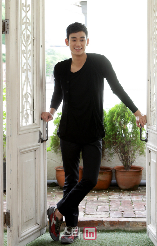 김수현 ''모델이 따로 없네~                                                                                                                                                              