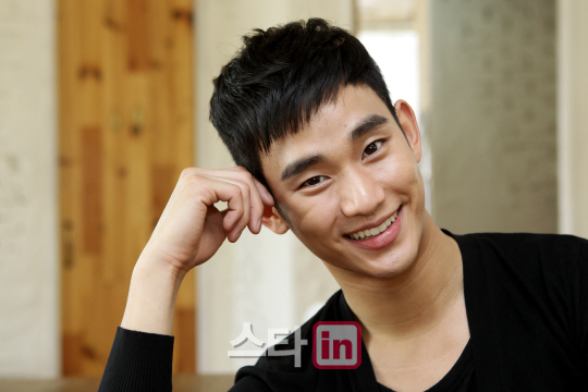 김수현 ''훈남의 미소''                                                                                                                                                        