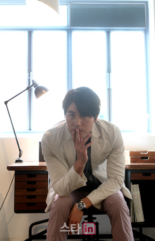 ''감시자들'' 제임스 역의 배우 정우성                                                                                                                                          