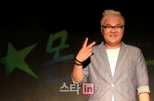 박규선 ''깜찍한 브이''                                                                                                                                                        