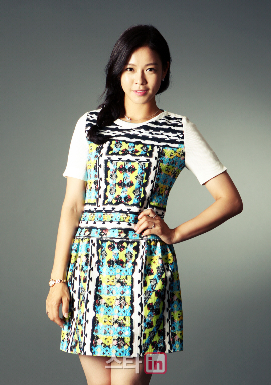 포즈 취하는 경수진                                                                                                                                                                                