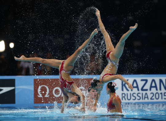  아름다운 라인 선보이는 선수들                                                                                                                                                                    