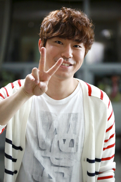 `상어` 김동수 (이시언)의 천진난만 `브이~`                                                                                                                                                         