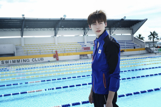 `노브레싱` 이종석, 젖은 머리+뽀얀 피부 "빛이나네"                                                                                                                                       