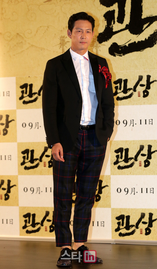 이정재 '패셔니스타는 바로 나'                                                                                                                                                           