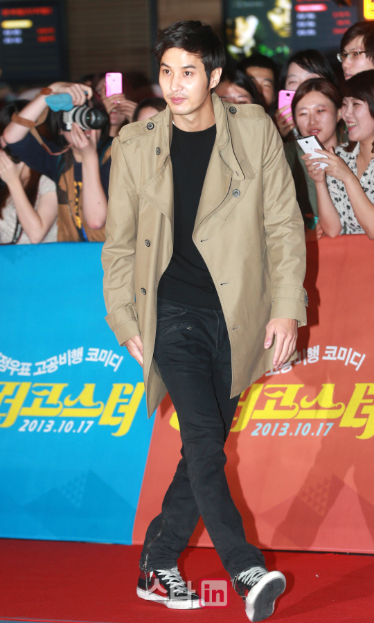 김지석 '영화 보러 왔어요'                                                                                                                                                               