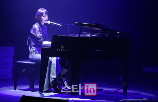 자우림 김윤아 '아름다운 피아노 선율'                                                                                                                                                    