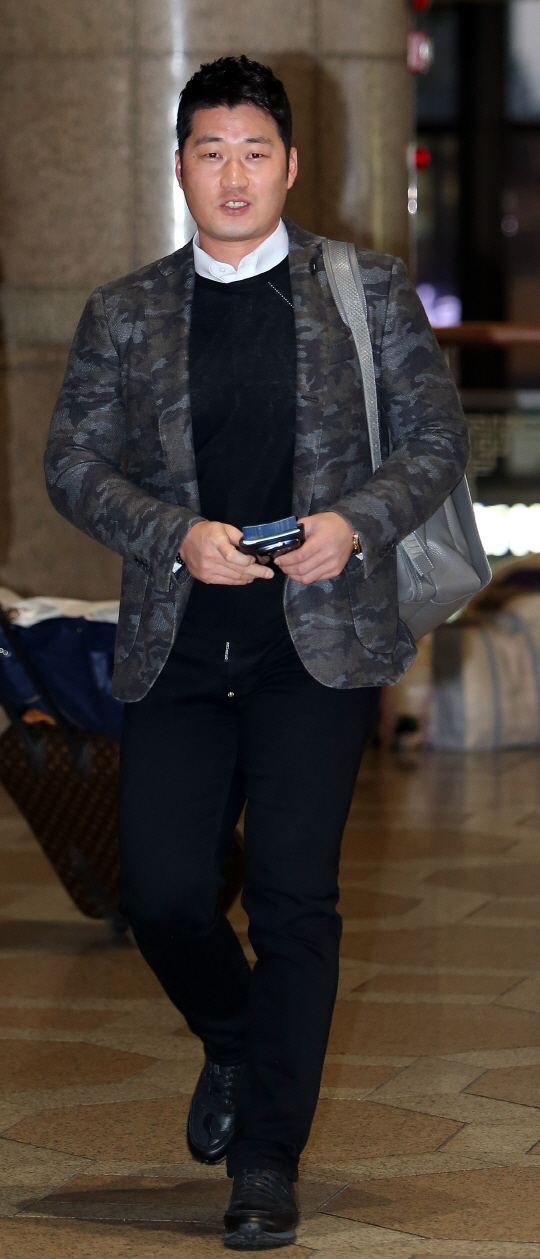  일본 출국하는 오승환                                                                                                                                                                             