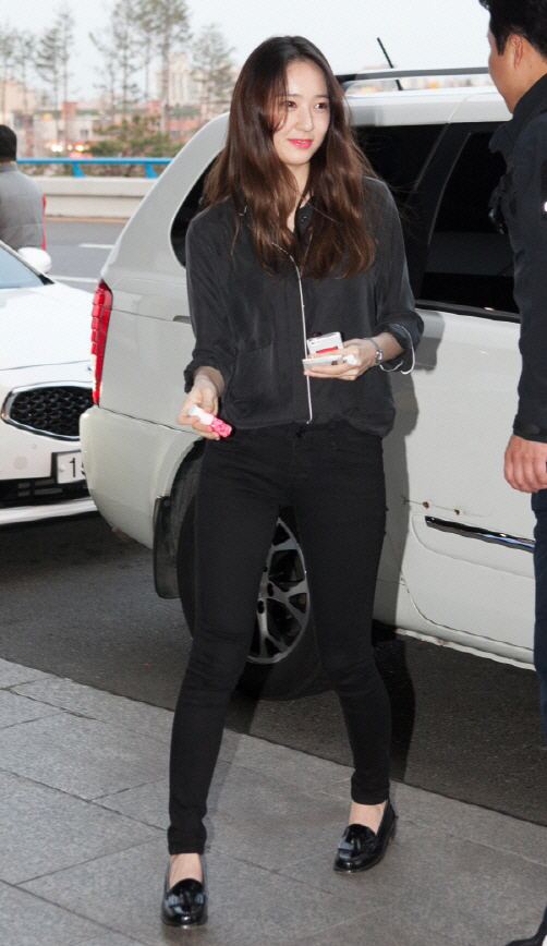 크리스탈, 못 본 사이 더 예뻐졌네~                                                                                                                                                                 