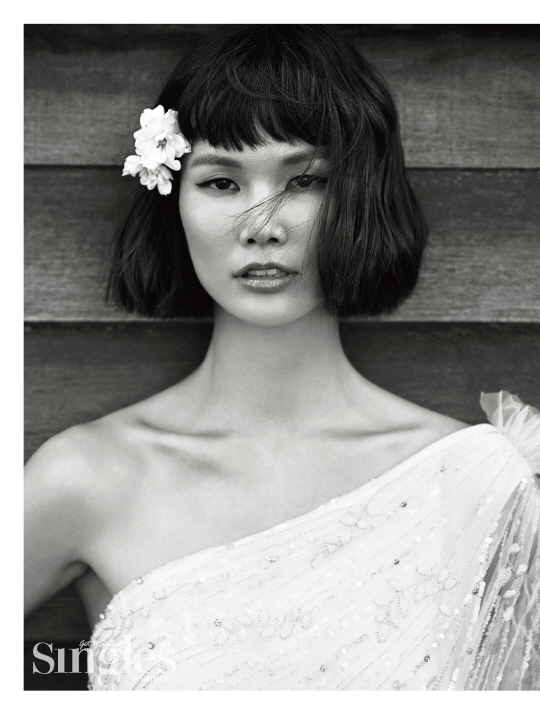  송경아, 웨딩화보 공개.. 시크한 분위기 '역시 모델'                                                                                                                                      