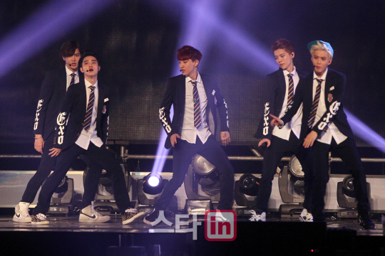 엑소(EXO) '차원이 다른 퍼포먼스'                                                                                                                                                        