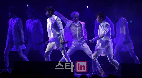 화려하게 돌아온 인피니트 시즌2                                                                                                                                                                    