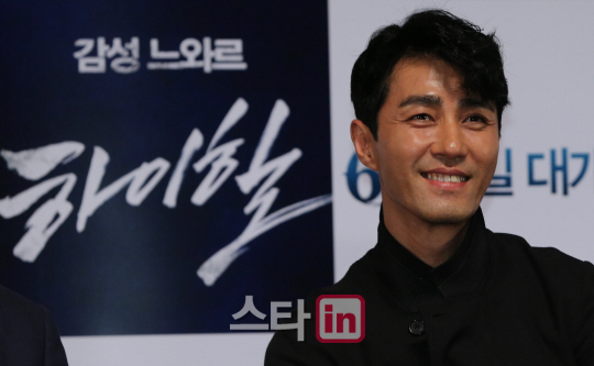 밝게 웃는 차승원                                                                                                                                                                                  