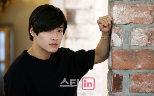 영화 '소녀괴담'으로 스크린 데뷔한 배우 강하늘                                                                                                                                           