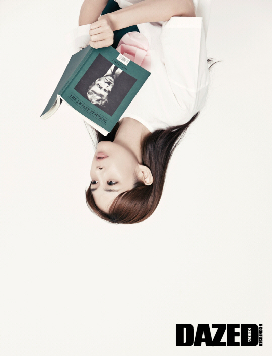  이하나, 거꾸로 봐도 단아한 미모                                                                                                                                                                  