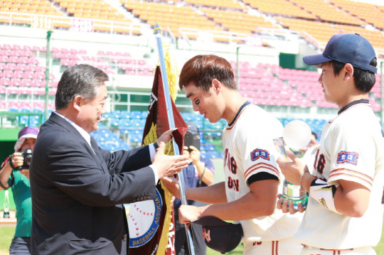 한양대, 17년만에 대통령기 우승...MVP 권정웅