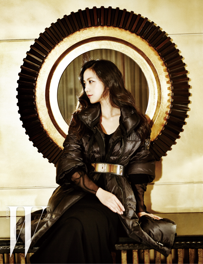 탕웨이 결혼 후 첫 화보..자체발광 `넘사벽 미모`                                                                                                                                                    