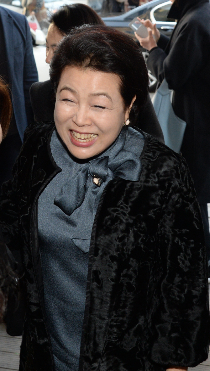 포토] 출판기념회 참석한 이명박 대통령 부인 김윤옥 여사