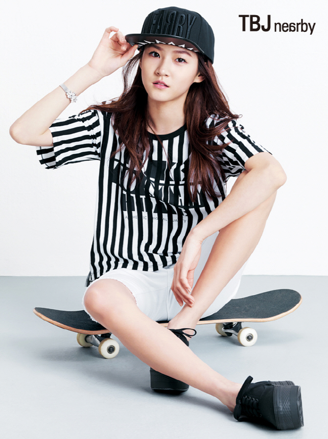 김새론, 귀요미 패션에 삼촌팬 설레                                                                                                                                                                 