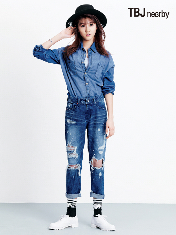 김새론, 굴욕없는 '청청' 패션                                                                                                                                                            