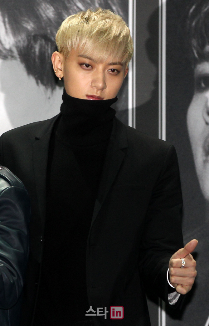 엑소(EXO) 타오, '시크한 따봉'                                                                                                                                                           