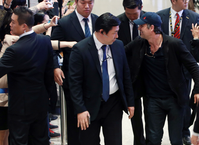 배우 마크 러팔로 '팬과 악수해요'                                                                                                                                                              