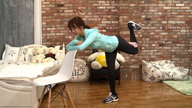  이연희 닮은꼴 요가강사 박초롱..수건을 이용해서                                                                                                                                                   