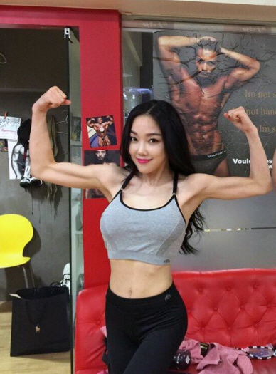 낸시랭 "제 근육 어때요?"                                                                                                                                                                