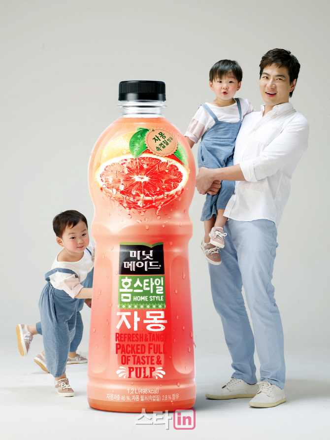 송일국&삼둥이, 미닛메이드 지면광고 B컷 공개                                                                                                                                                       