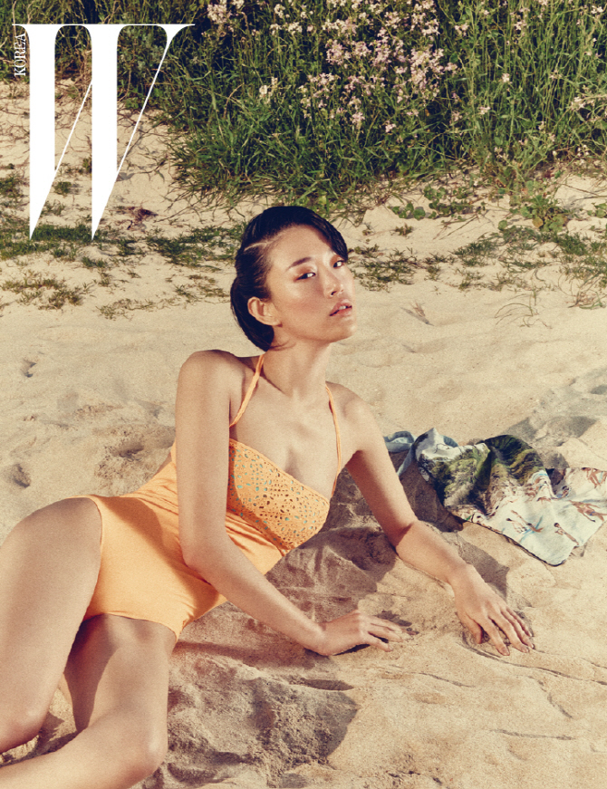  모델 최소라, 수영복 자태만큼 섹시한 눈빛                                                                                                                                                         