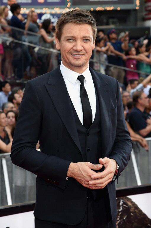 `미션 임파서블5` 제레미 레너, 오늘은 활이 없네요                                                                                                                                                  