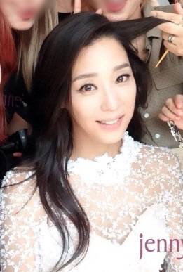 한고은, 결혼식 사진 공개 '청초한 신부'                                                                                                                                                  