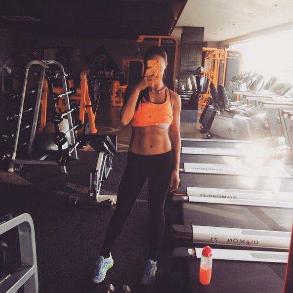 주이형 - part3, 옷 왼쪽이 살짝 올라갔어요                                                                                                                                                         