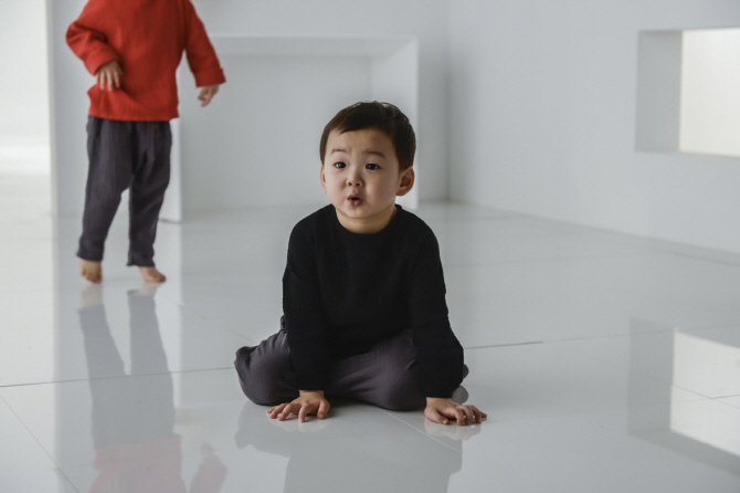 `삼둥이` 민국, 초롱초롱 눈망울부터 통통한 볼까지.. 국민 귀요미                                                                                                                                    